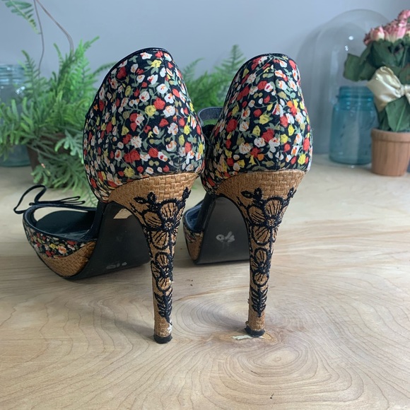 High heel strappy shoes, floral print, size 8.5 - Picture 6 of 11